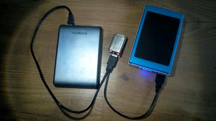 Omage powered over USB-A with double USB cable
